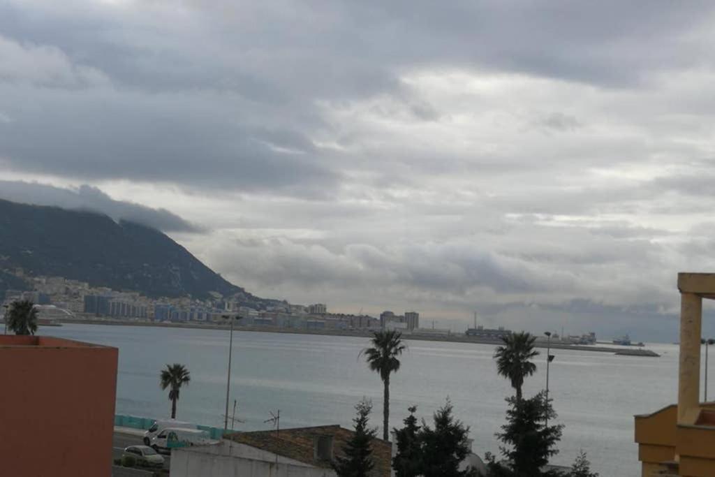 Duplex Con Vistas Al Mar Appartement La Línea de la Concepción Buitenkant foto